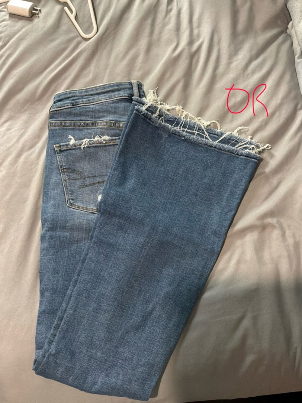 American Eagle Outfitters Blue Distressed Frayed-Hem Ankle Jeans